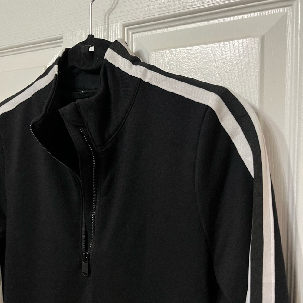 ATHLETA Crosstown Track Dress Black‎ white stripe size small - Picture 6 of 8